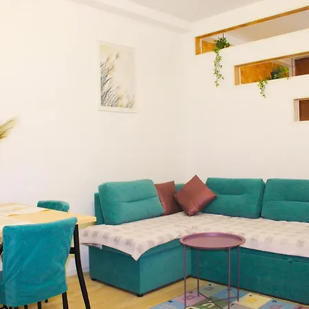 Sweet Apartment *